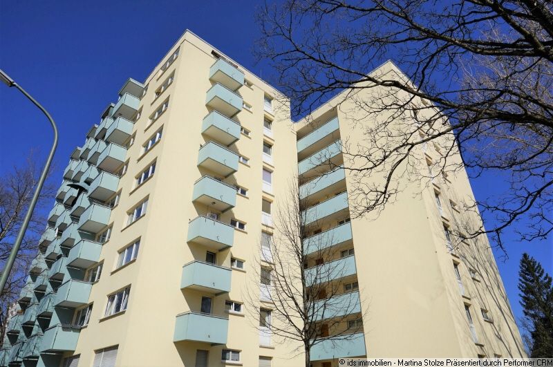 Solln: gemütliche, helle 2-Zi.-Whg. mit Ost-Balkon und Bergblick im 6.OG – vermietet