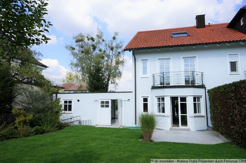 Genug Platz für die kl. Familie: REH mit idyllischem Garten und Garage in ruhiger Wohnlage in Hadern