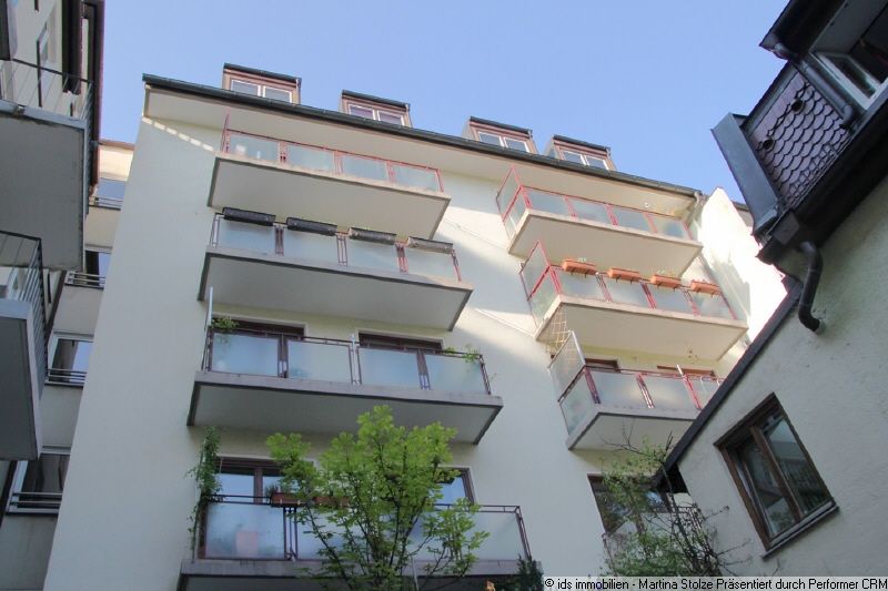 Mitten in der beliebten Maxvorstadt: sehr gut geschnittene 3-Zi.-Whg. mit Süd-Balkon