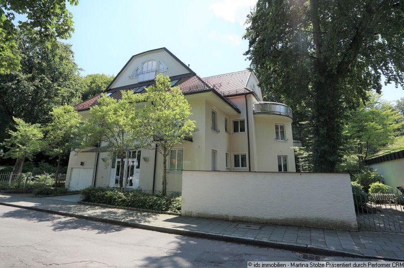 Solln / Prinz-Ludwigs-Höhe: großzügige 4-Zi.-DG-Maisonette-Whg. mit West-Dachterrasse und 2 Bädern