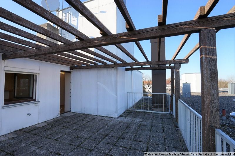 Obersendling Nähe U3: sehr gut geschnittene 3-Zi.-Whg. mit Süd-Loggia und großer Dachterrasse